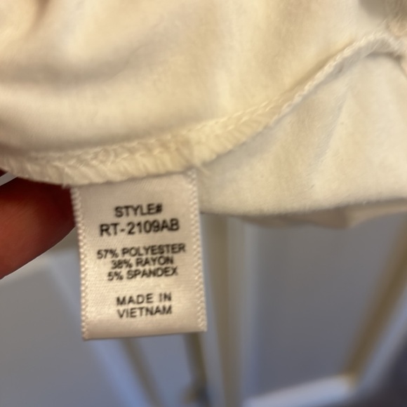 Zenana Short sleeve, V-neck T-shirt - Picture 4 of 6